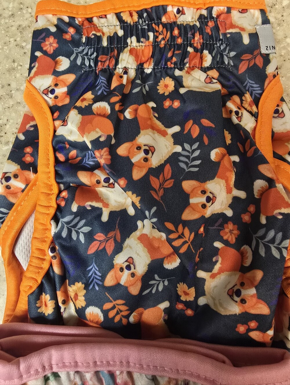 4 Washable Female Dog Diapers Reusable, Highly Absorbent. Size Medium - Picture 5 of 9